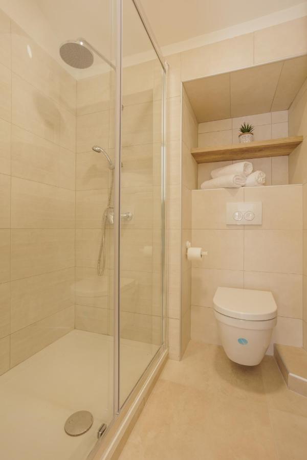 Apartments Piritus สปลิท ภายนอก รูปภาพ