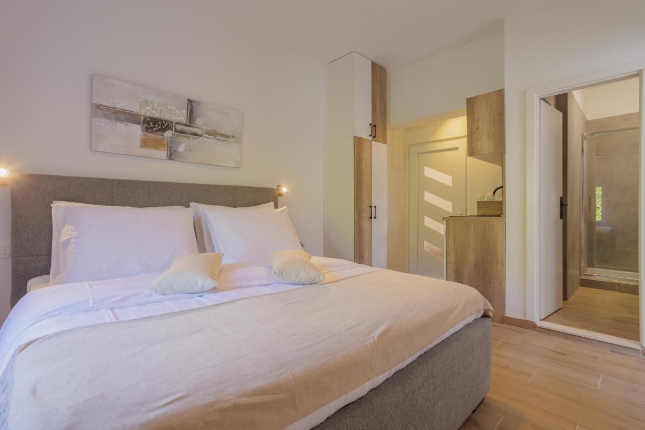 Apartments Piritus สปลิท ภายนอก รูปภาพ